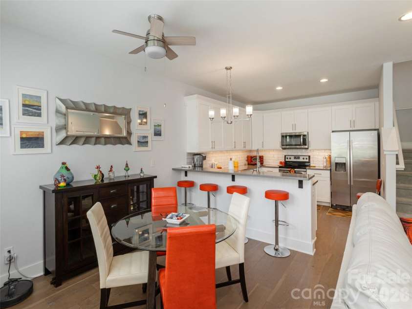 37 Thornes Lane, Asheville, NC 28805.  MLS# CAR4282627, YatesRealty ID 5122. 