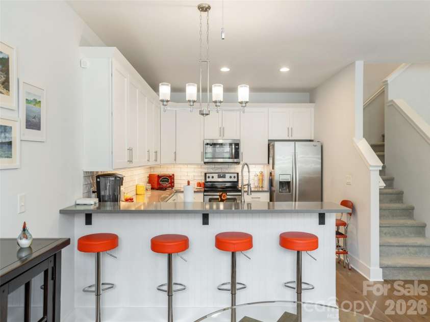 37 Thornes Lane, Asheville, NC 28805.  MLS# CAR4282627, YatesRealty ID 5122. 