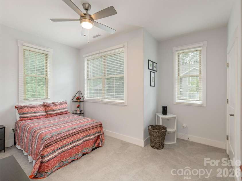 37 Thornes Lane, Asheville, NC 28805.  MLS# CAR4282627, YatesRealty ID 5122. 