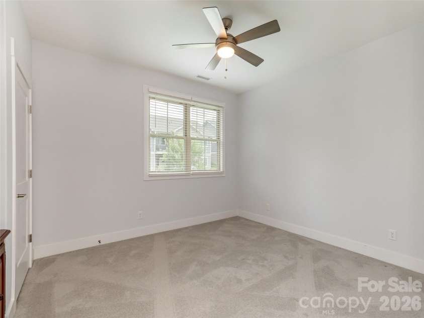 37 Thornes Lane, Asheville, NC 28805.  MLS# CAR4282627, YatesRealty ID 5122. 
