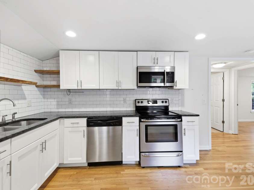 221 Fork Road, Black Mountain, NC 28711.  MLS# CAR4422687, YatesRealty ID 51220. 