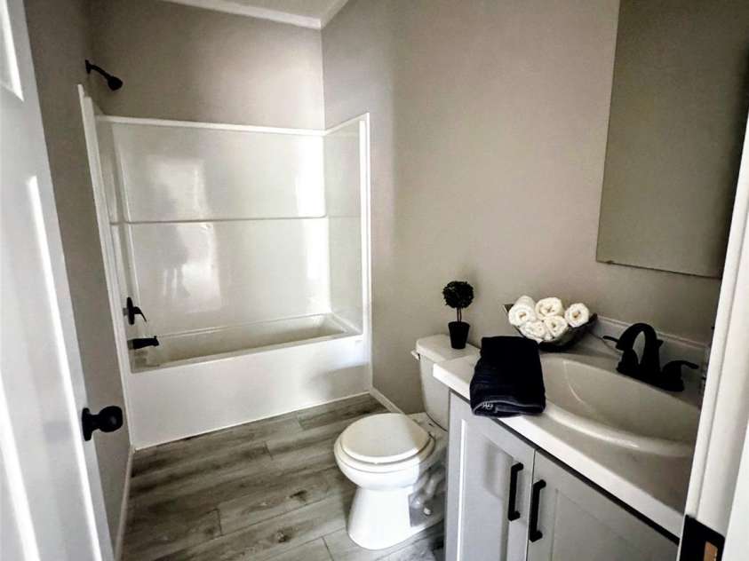 105 Cottontail Lane, Statesville, NC 28677.  MLS# CAR4424537, YatesRealty ID 51221. Guest bathroom