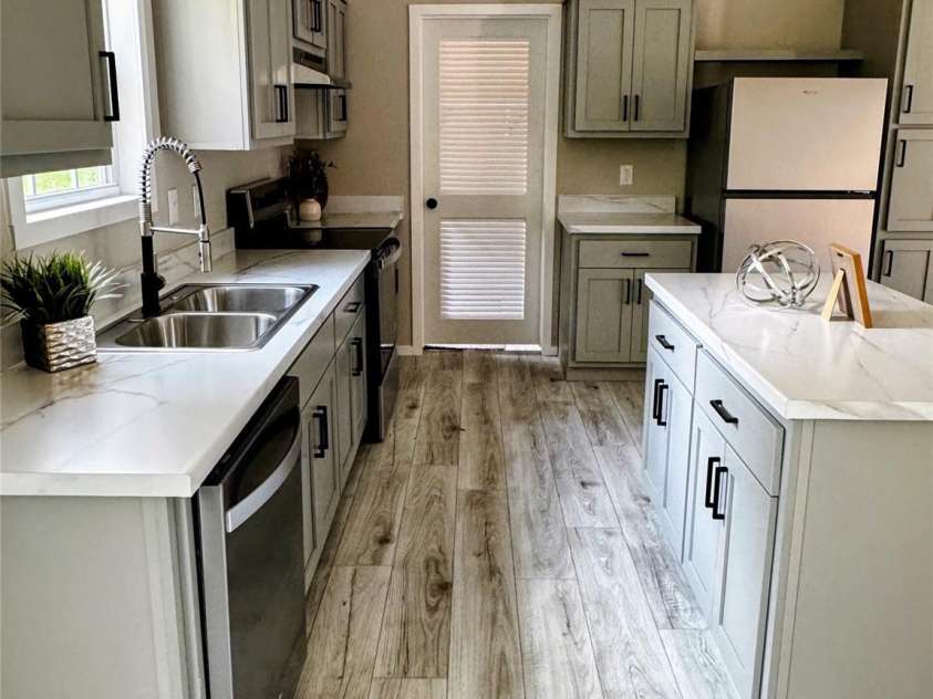 105 Cottontail Lane, Statesville, NC 28677.  MLS# CAR4424537, YatesRealty ID 51221. Kitchen w/island