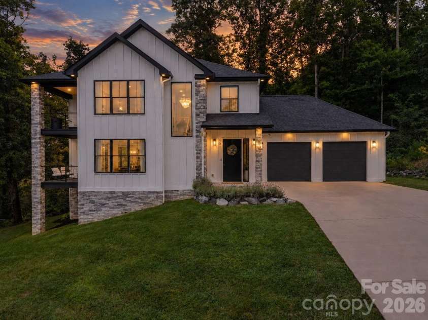 101 Balsamwood Road, Leicester, NC 28748.  MLS# CAR4425573, YatesRealty ID 51222. 