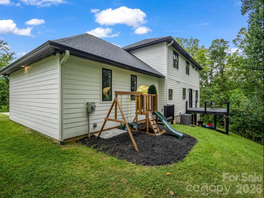 101 Balsamwood Road, Leicester, NC 28748.  MLS# CAR4425573, YatesRealty ID 51222. 