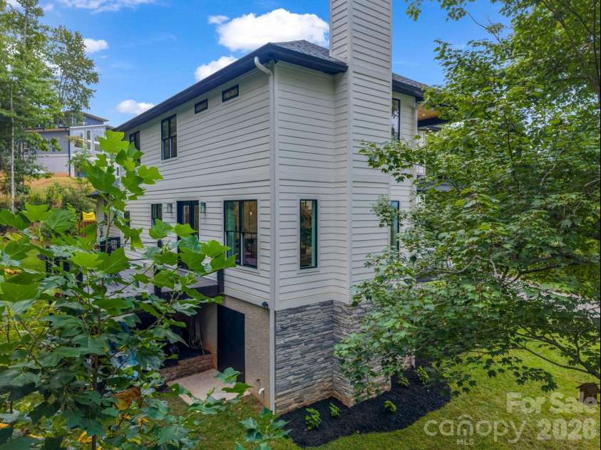 101 Balsamwood Road, Leicester, NC 28748.  MLS# CAR4425573, YatesRealty ID 51222. 