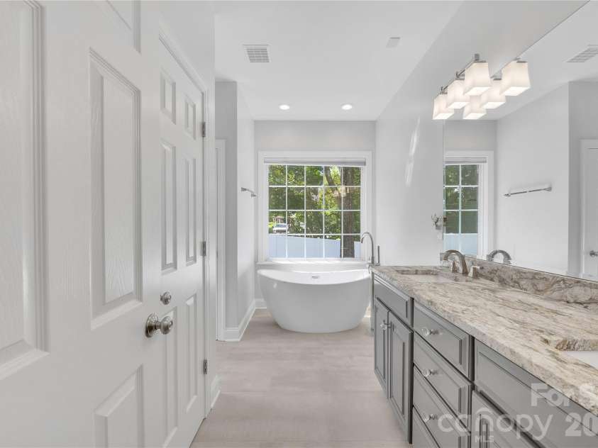 3514 Mckee Road, Charlotte, NC 28270.  MLS# CAR4409236, YatesRealty ID 51223. 