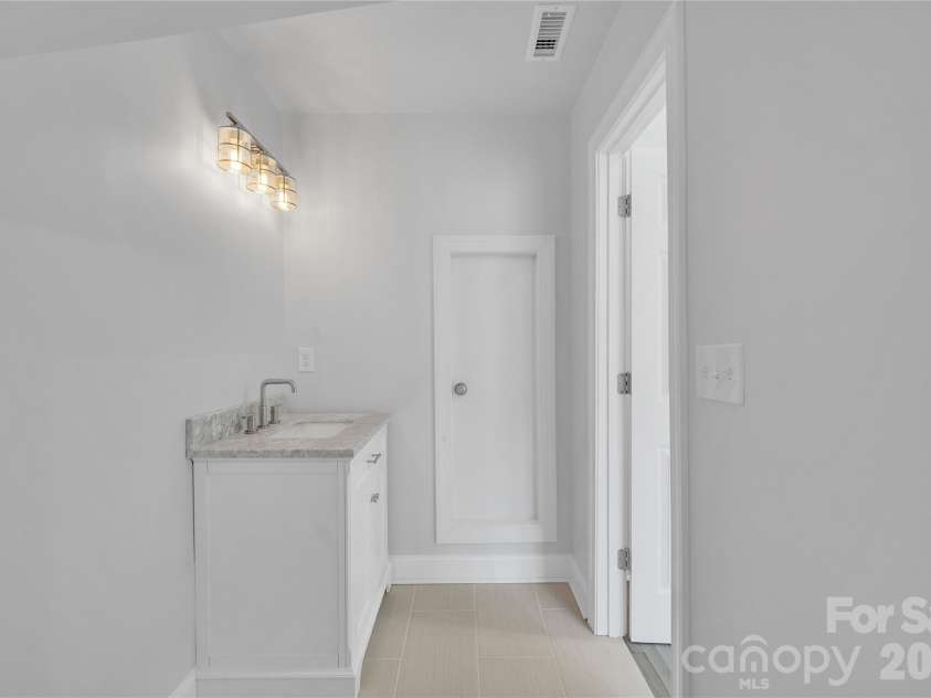 3514 Mckee Road, Charlotte, NC 28270.  MLS# CAR4409236, YatesRealty ID 51223. 