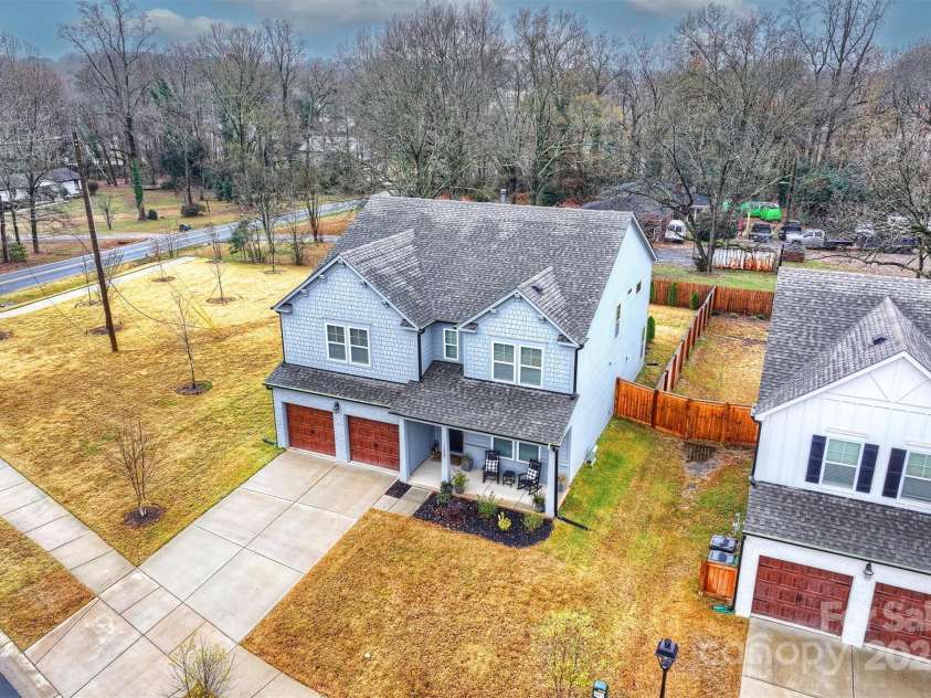 11009 North Commons Drive, Charlotte, NC 28213.  MLS# CAR4326527, YatesRealty ID 51224. 