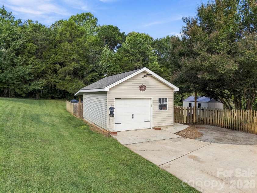 130 Ridge Creek Court, Salisbury, NC 28147.  MLS# CAR4425146, YatesRealty ID 51225. 
