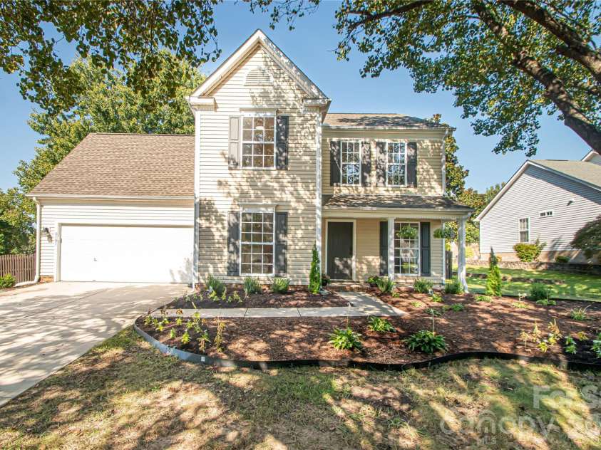 5101 Ashie Avenue, Matthews, NC 28104.  MLS# CAR4424455, YatesRealty ID 51227. 