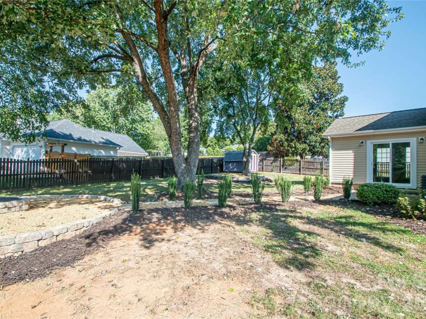 5101 Ashie Avenue, Matthews, NC 28104.  MLS# CAR4424455, YatesRealty ID 51227. 