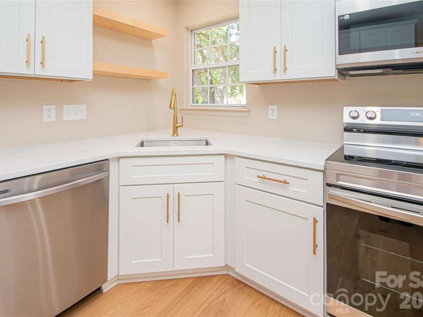 5101 Ashie Avenue, Matthews, NC 28104.  MLS# CAR4424455, YatesRealty ID 51227. 