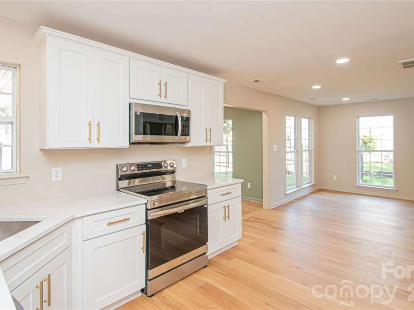 5101 Ashie Avenue, Matthews, NC 28104.  MLS# CAR4424455, YatesRealty ID 51227. 