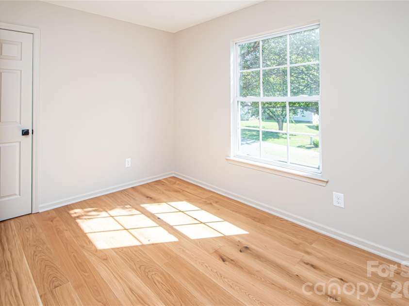5101 Ashie Avenue, Matthews, NC 28104.  MLS# CAR4424455, YatesRealty ID 51227. 
