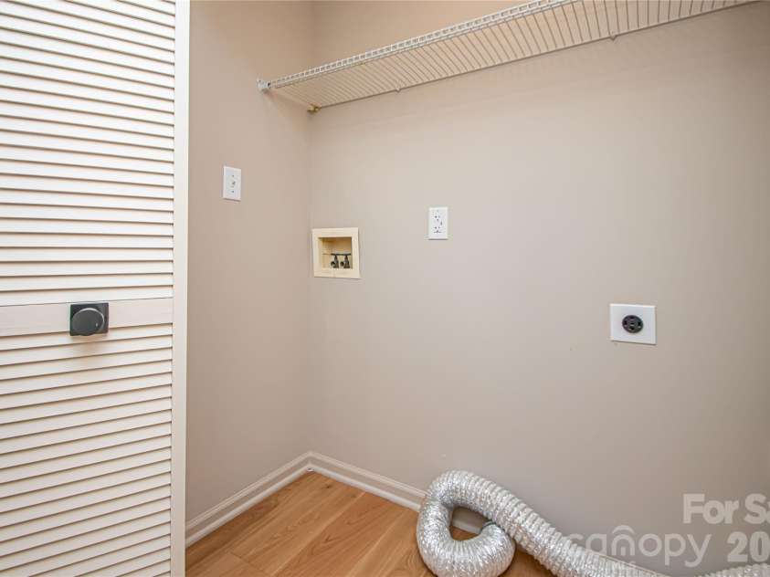 5101 Ashie Avenue, Matthews, NC 28104.  MLS# CAR4424455, YatesRealty ID 51227. 