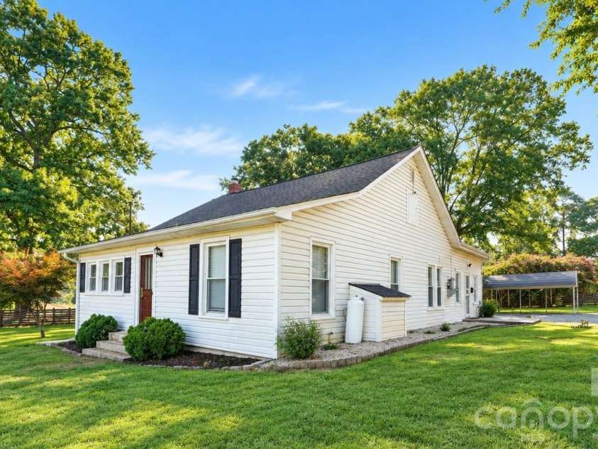 500 Chapel Street, Landis, NC 28088.  MLS# CAR4425507, YatesRealty ID 51232. 