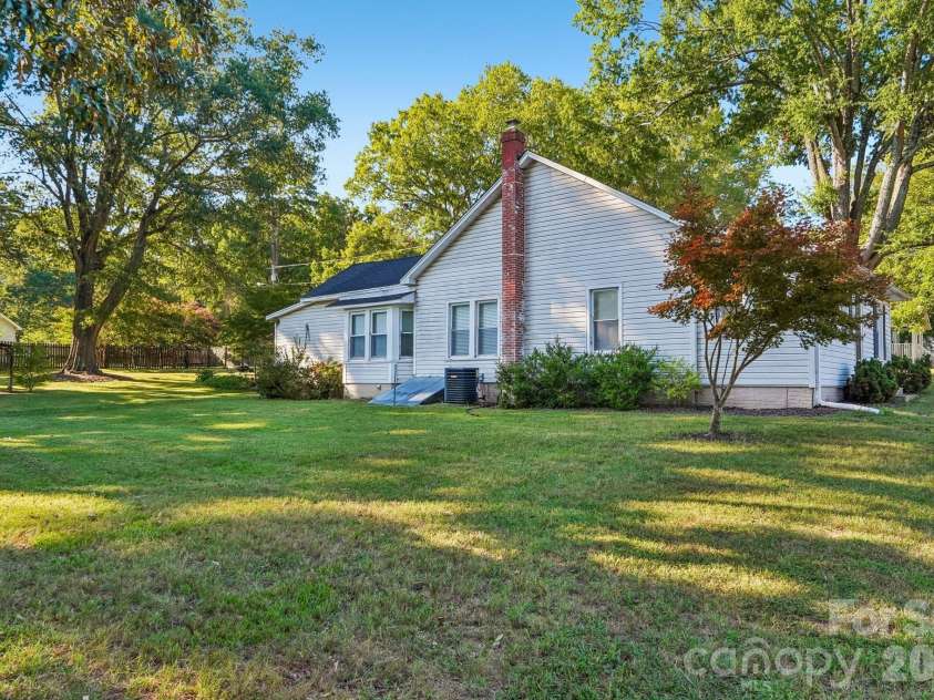 500 Chapel Street, Landis, NC 28088.  MLS# CAR4425507, YatesRealty ID 51232. 