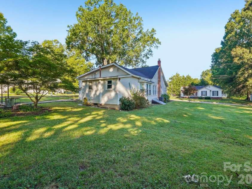 500 Chapel Street, Landis, NC 28088.  MLS# CAR4425507, YatesRealty ID 51232. 