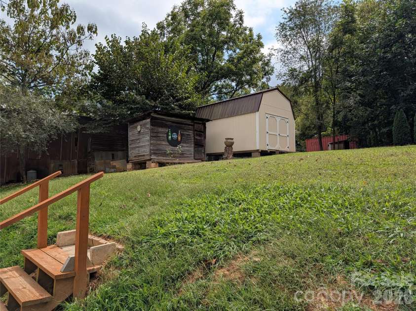29 Herschel King Drive, Candler, NC 28715.  MLS# CAR4425195, YatesRealty ID 51233. 