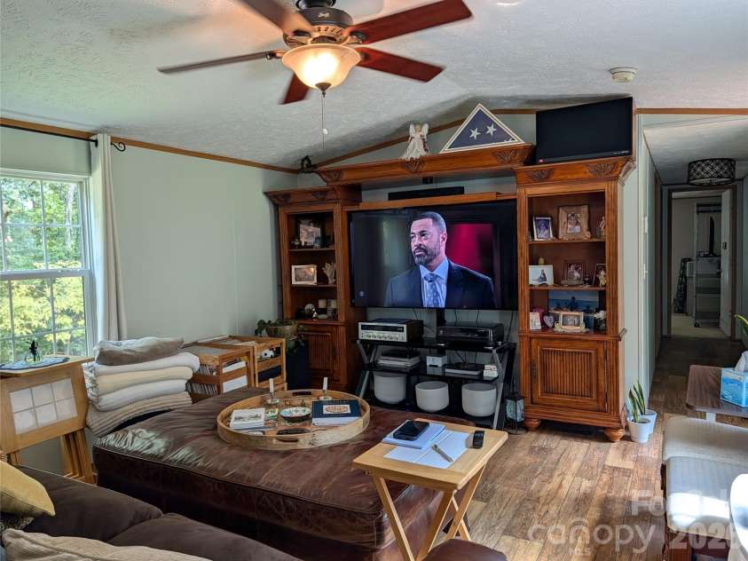 29 Herschel King Drive, Candler, NC 28715.  MLS# CAR4425195, YatesRealty ID 51233. 