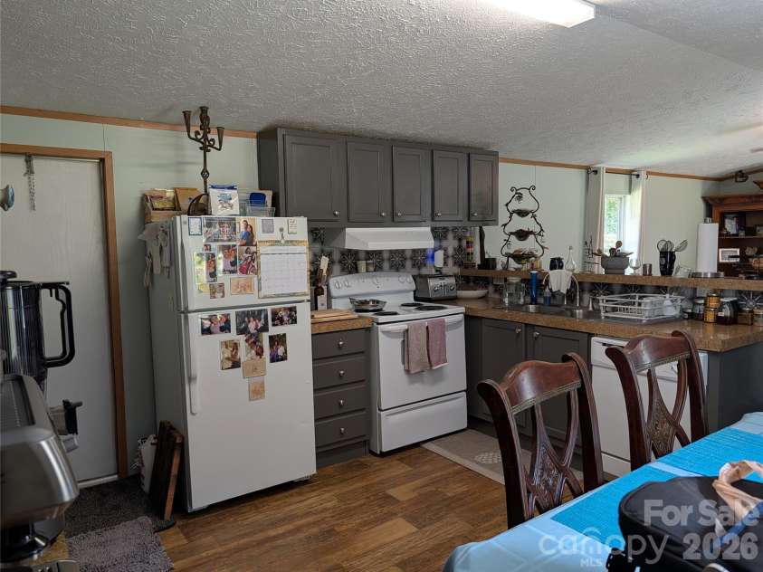 29 Herschel King Drive, Candler, NC 28715.  MLS# CAR4425195, YatesRealty ID 51233. 