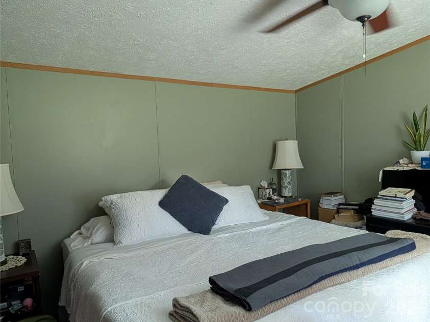 29 Herschel King Drive, Candler, NC 28715.  MLS# CAR4425195, YatesRealty ID 51233. 