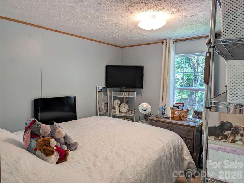29 Herschel King Drive, Candler, NC 28715.  MLS# CAR4425195, YatesRealty ID 51233. 