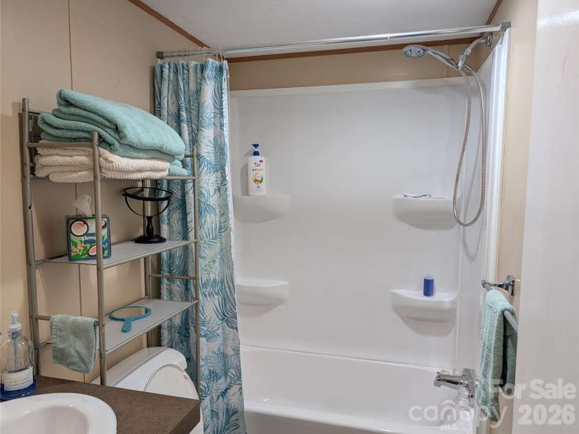 29 Herschel King Drive, Candler, NC 28715.  MLS# CAR4425195, YatesRealty ID 51233. 