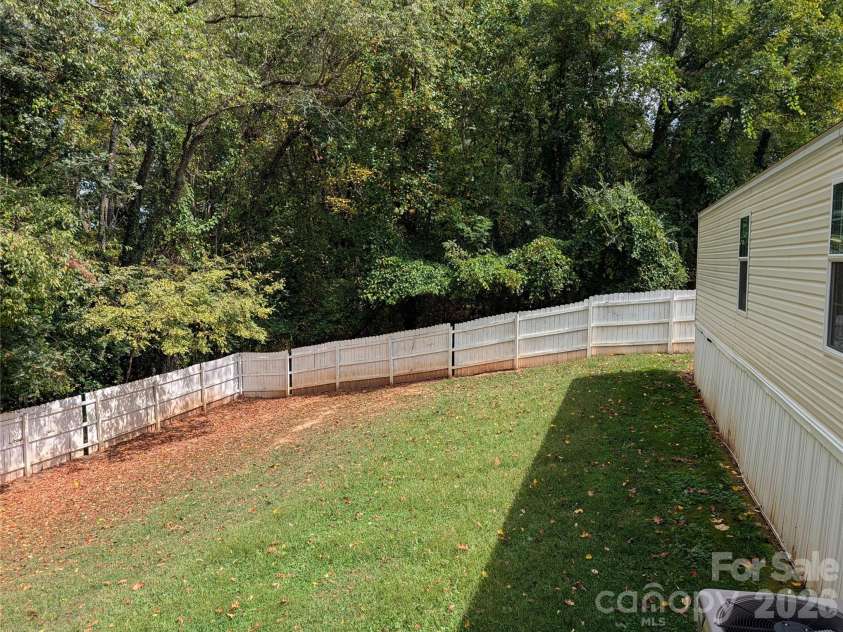 29 Herschel King Drive, Candler, NC 28715.  MLS# CAR4425195, YatesRealty ID 51233. 