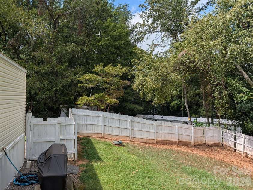 29 Herschel King Drive, Candler, NC 28715.  MLS# CAR4425195, YatesRealty ID 51233. 