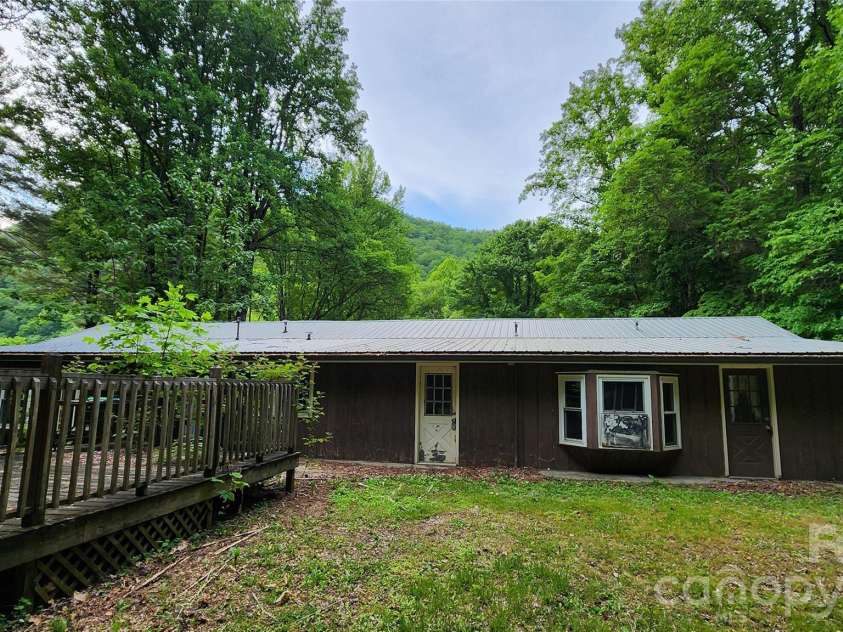 80 Shiloh Place, Andrews, NC 28901.  MLS# CAR4425638, YatesRealty ID 51234. Back Yard