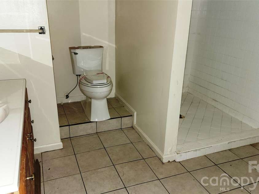 80 Shiloh Place, Andrews, NC 28901.  MLS# CAR4425638, YatesRealty ID 51234. Full Bath