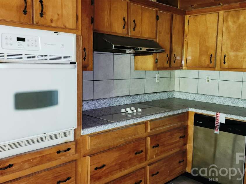 80 Shiloh Place, Andrews, NC 28901.  MLS# CAR4425638, YatesRealty ID 51234. Kitchen