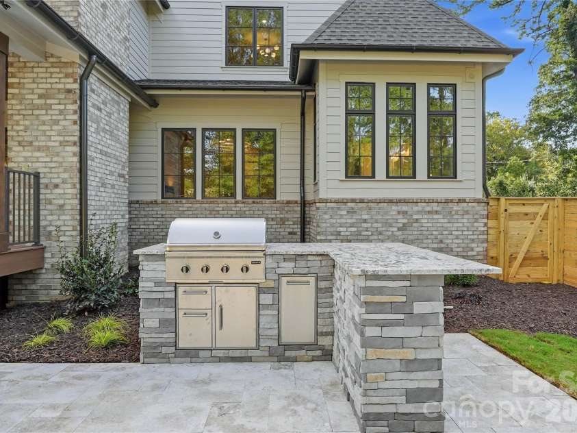 617 Shelton Street, Charlotte, NC 28270.  MLS# CAR4424726, YatesRealty ID 51236. 