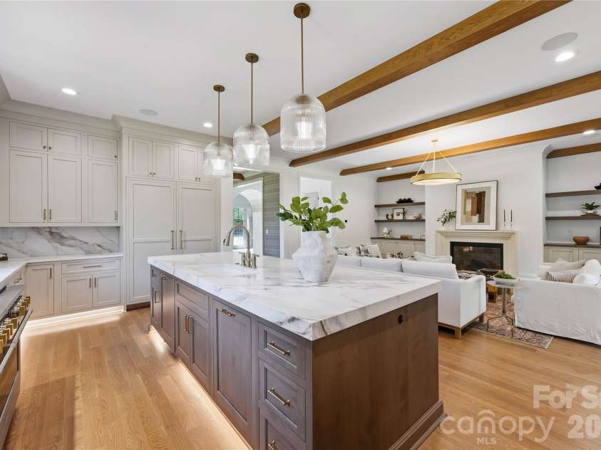 617 Shelton Street, Charlotte, NC 28270.  MLS# CAR4424726, YatesRealty ID 51236. 