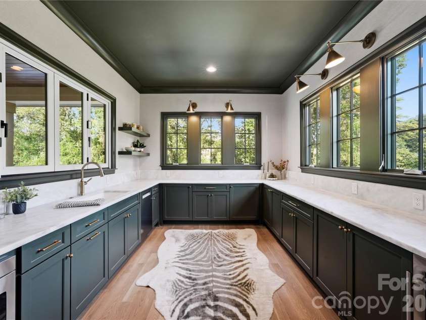617 Shelton Street, Charlotte, NC 28270.  MLS# CAR4424726, YatesRealty ID 51236. 