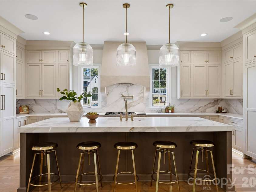 617 Shelton Street, Charlotte, NC 28270.  MLS# CAR4424726, YatesRealty ID 51236. 