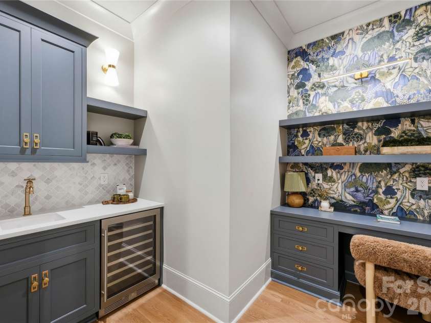 617 Shelton Street, Charlotte, NC 28270.  MLS# CAR4424726, YatesRealty ID 51236. 