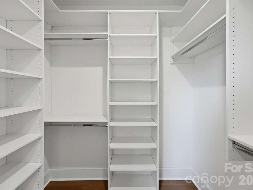 617 Shelton Street, Charlotte, NC 28270.  MLS# CAR4424726, YatesRealty ID 51236. 