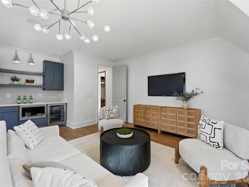 617 Shelton Street, Charlotte, NC 28270.  MLS# CAR4424726, YatesRealty ID 51236. 