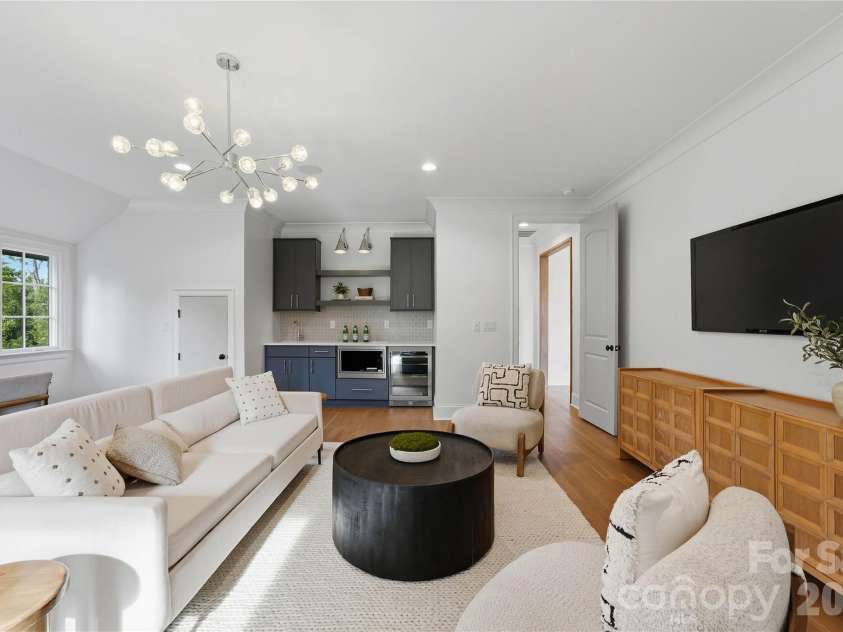 617 Shelton Street, Charlotte, NC 28270.  MLS# CAR4424726, YatesRealty ID 51236. 
