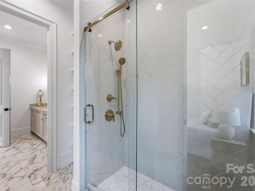 617 Shelton Street, Charlotte, NC 28270.  MLS# CAR4424726, YatesRealty ID 51236. 