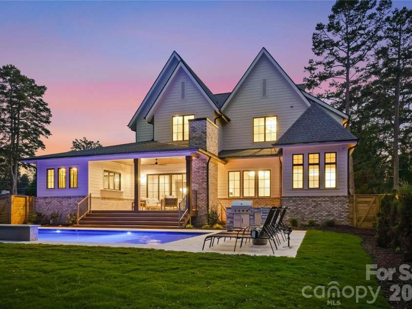 617 Shelton Street, Charlotte, NC 28270.  MLS# CAR4424726, YatesRealty ID 51236. 