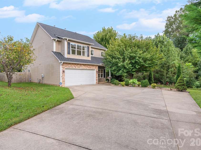 16 Holmes Lane, Arden, NC 28704.  MLS# CAR4424717, YatesRealty ID 51237. 