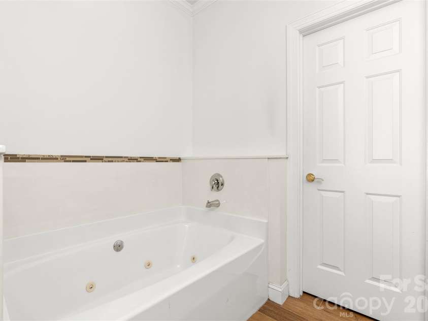 16 Holmes Lane, Arden, NC 28704.  MLS# CAR4424717, YatesRealty ID 51237. 