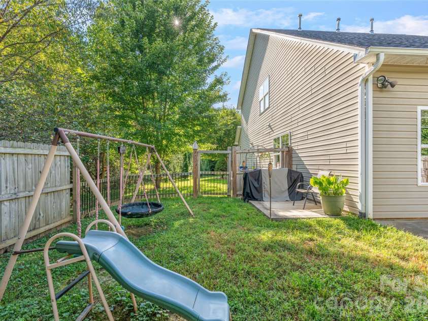 16 Holmes Lane, Arden, NC 28704.  MLS# CAR4424717, YatesRealty ID 51237. 