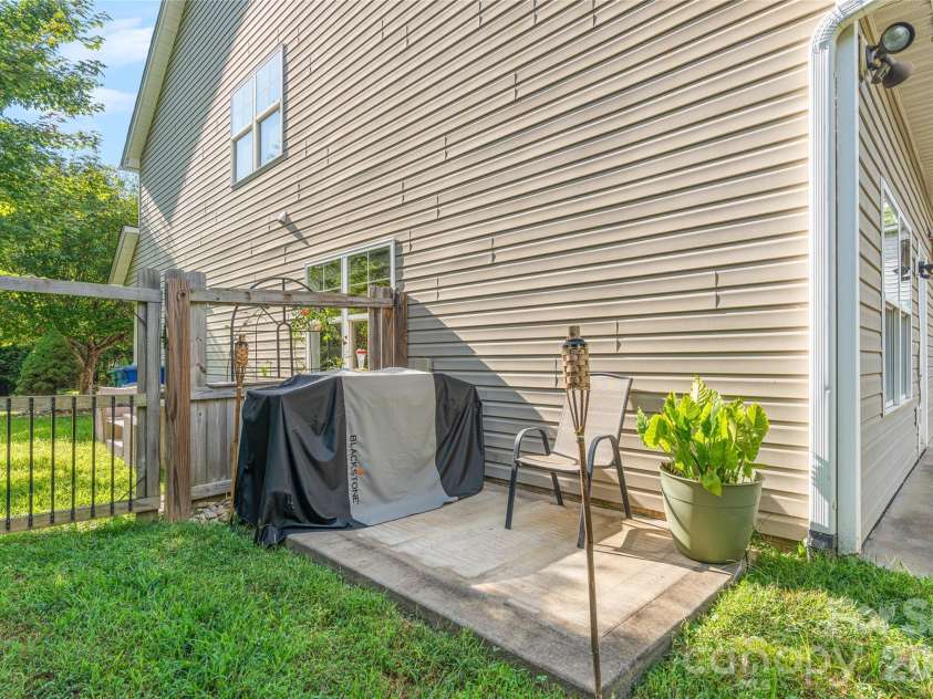 16 Holmes Lane, Arden, NC 28704.  MLS# CAR4424717, YatesRealty ID 51237. 