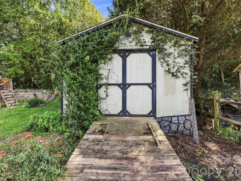 140 Addison Place, Troutman, NC 28166.  MLS# CAR4425585, YatesRealty ID 51238. 