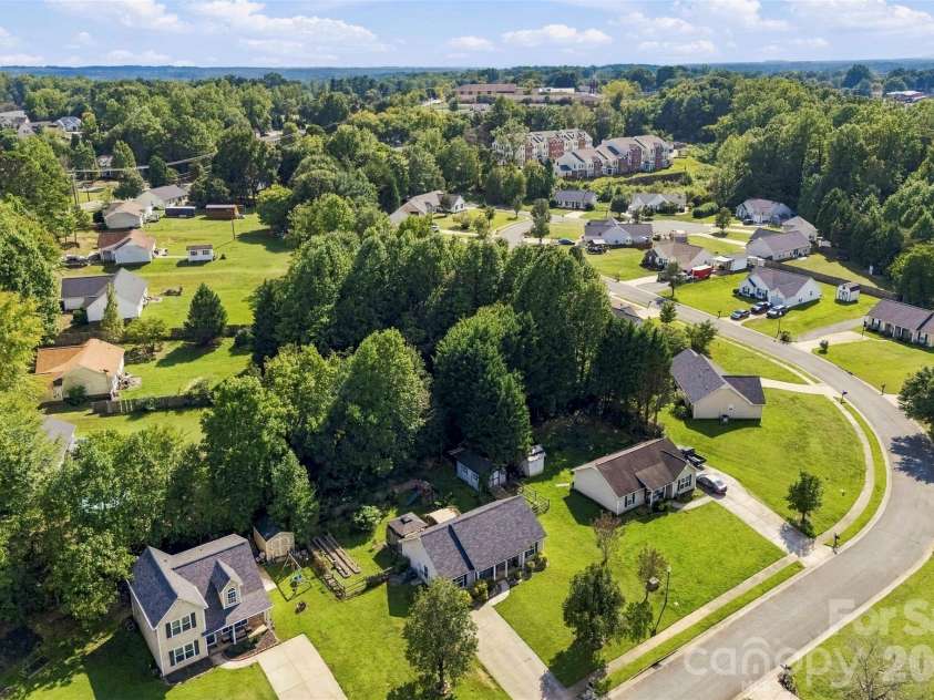 140 Addison Place, Troutman, NC 28166.  MLS# CAR4425585, YatesRealty ID 51238. 